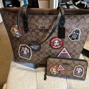 Star Wars coach bag and wallet like new cool for any Star Wars fan! Large tote